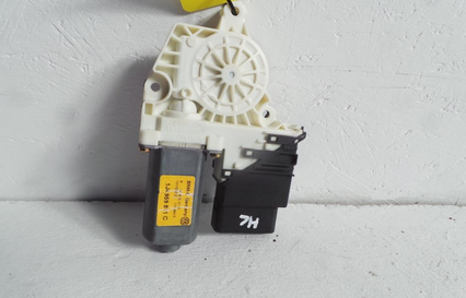 VW Golf Bora Fensterhebermotor hinten links 1J4959811C